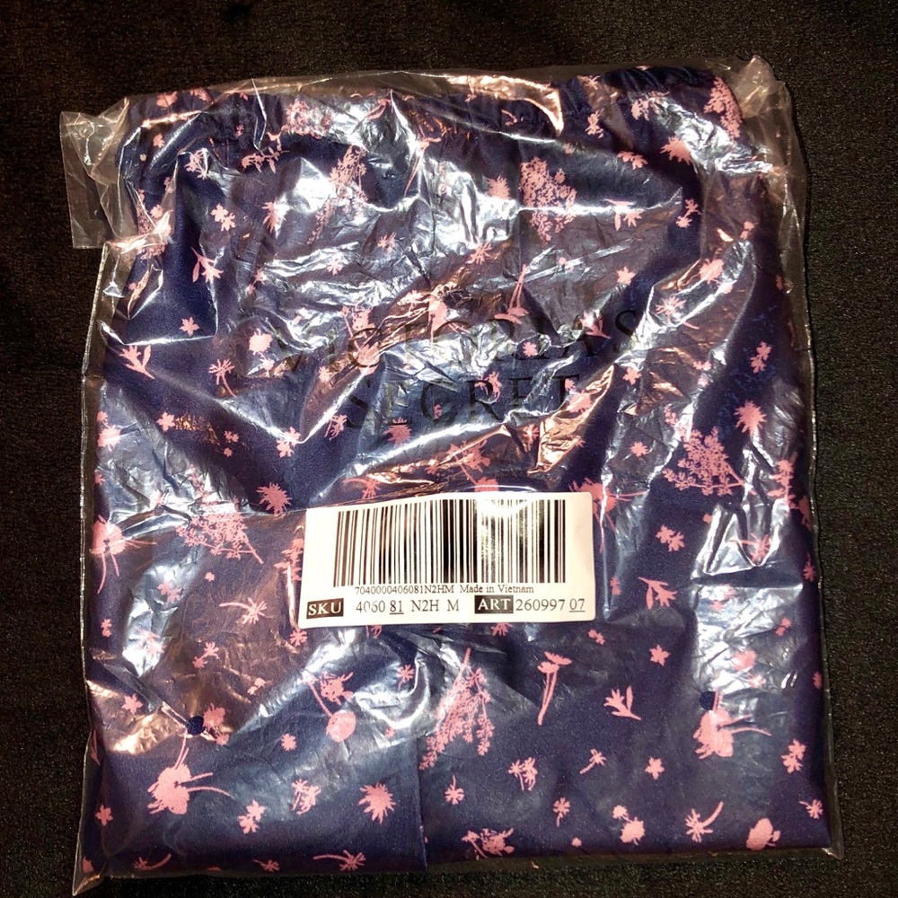 NEW VS Satin Ombré Sleep Lounge Shorts Medium - Picture 5 of 6